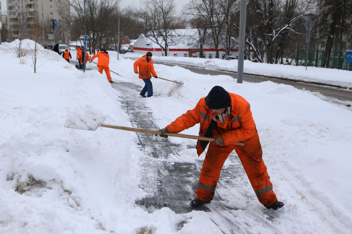 Жилищники» СВАО открыли вакансии дворников и водителей | 17.02.2021 |  Москва - БезФормата