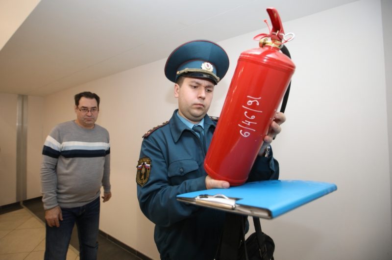 В округе проверят пожарную безопасность в гаражах и торговых центрах