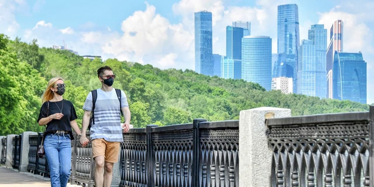 В Москве усилят контроль за ношением масок и перчаток
