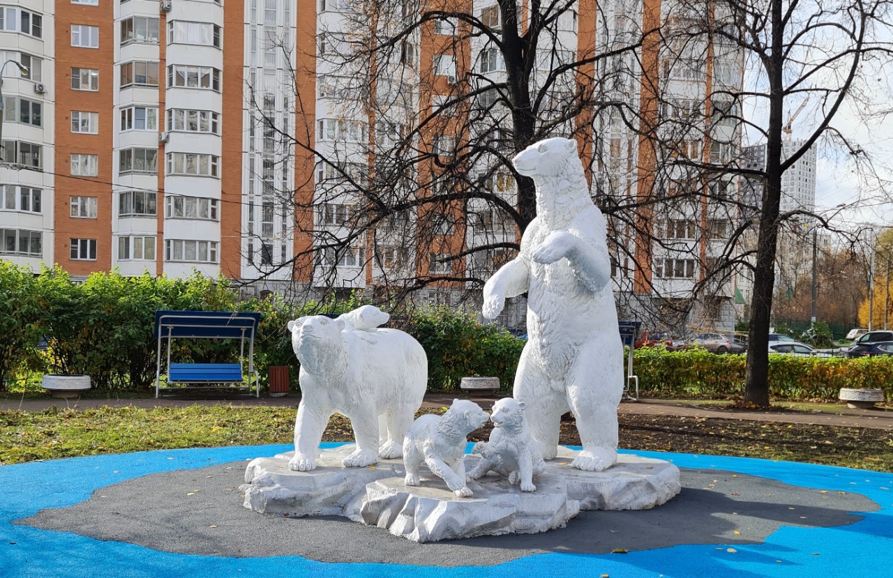 В Северном Медведкове поселились полярные медведи