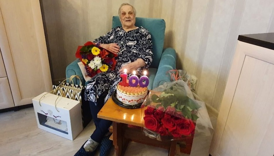 Фронтовая медсестра из Ярославского отметила вековой юбилей
