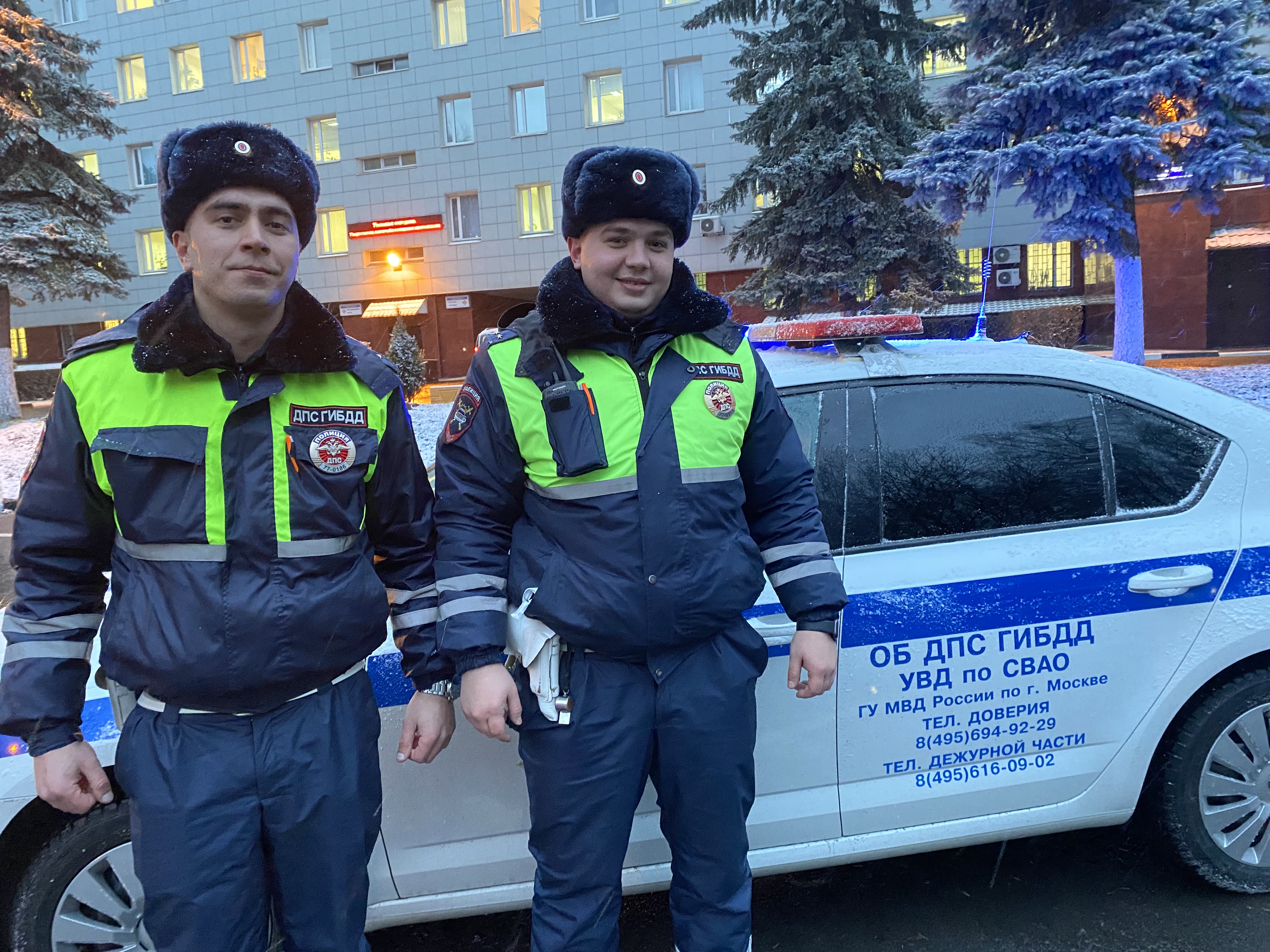 Автоинспекторы из СВАО спасли ребенка