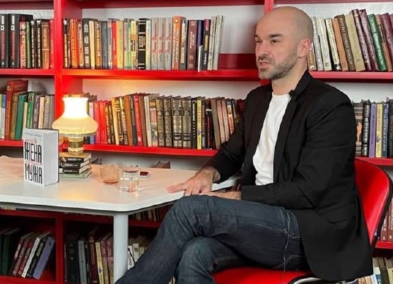 Александр Снегирёв: тиражи бумажных книг не упали