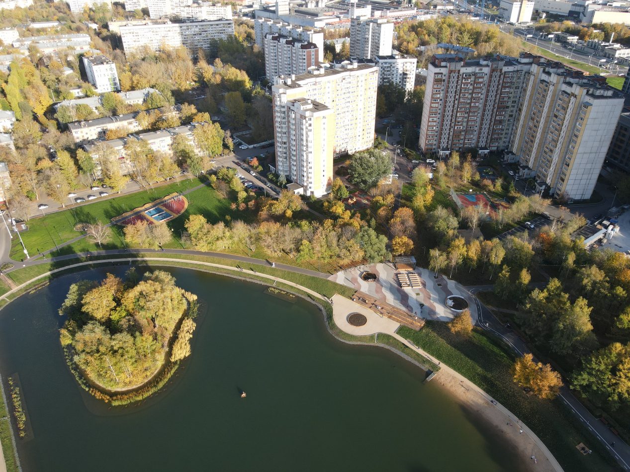 Старт свао. Парк СВАО. Парки в СВАО Москвы. Новый парк в Москве. Пруд в центре Москвы.