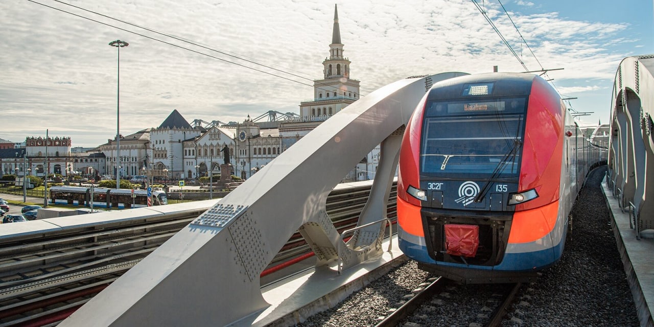 Собянин: 2023 год станет беспрецедентным в плане развития железных дорог Московского региона
