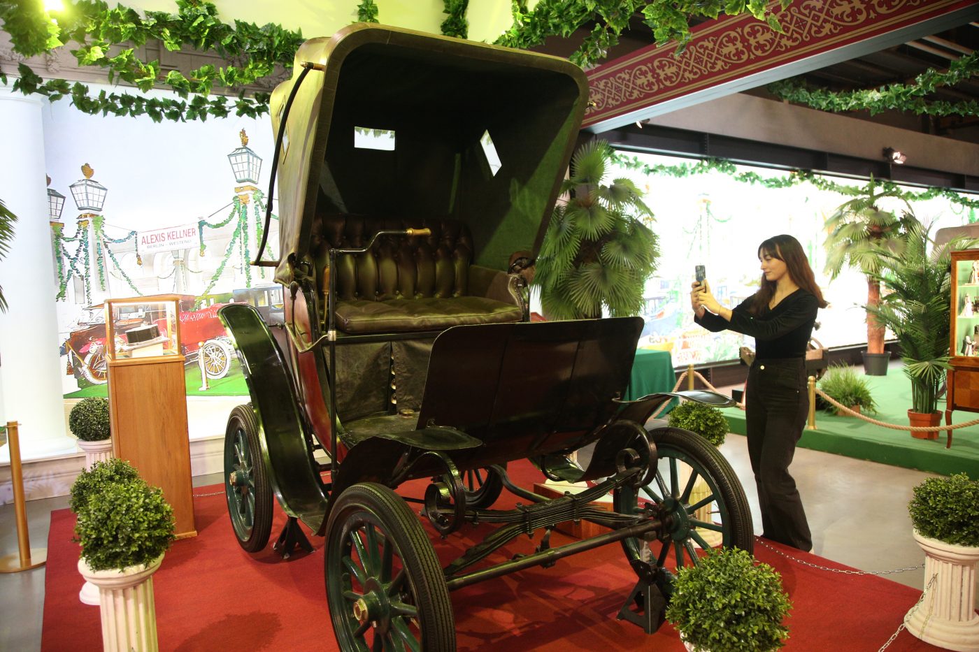 На ВДНХ открылась выставка редких автомобилей начала ХХ века