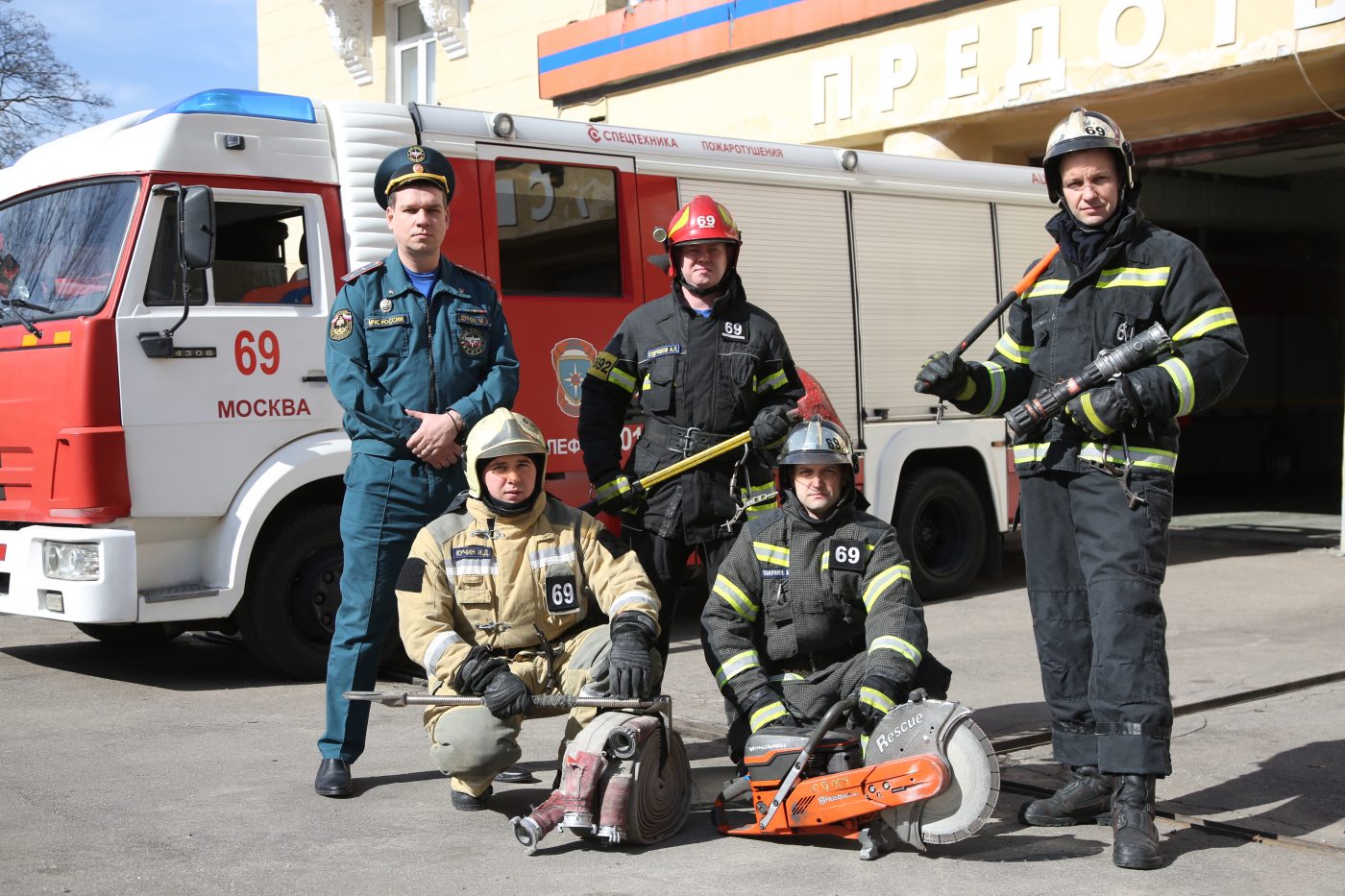 В Останкинском районе спасли от огня целую семью