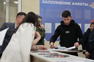 На улице Яблочкова идёт отбор на контрактную службу