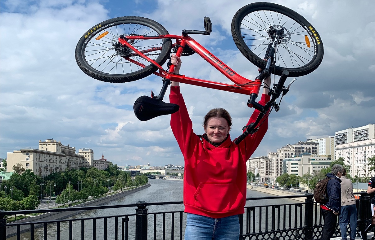 Фотоконкурс «ЗБ»: Сотрудница банка из Отрадного обожает велопрогулки
