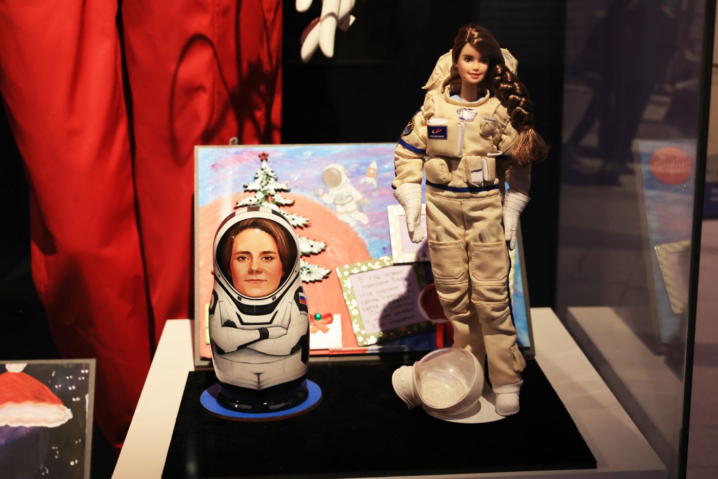 В Останкинском открылась выставка о женщинах-космонавтах