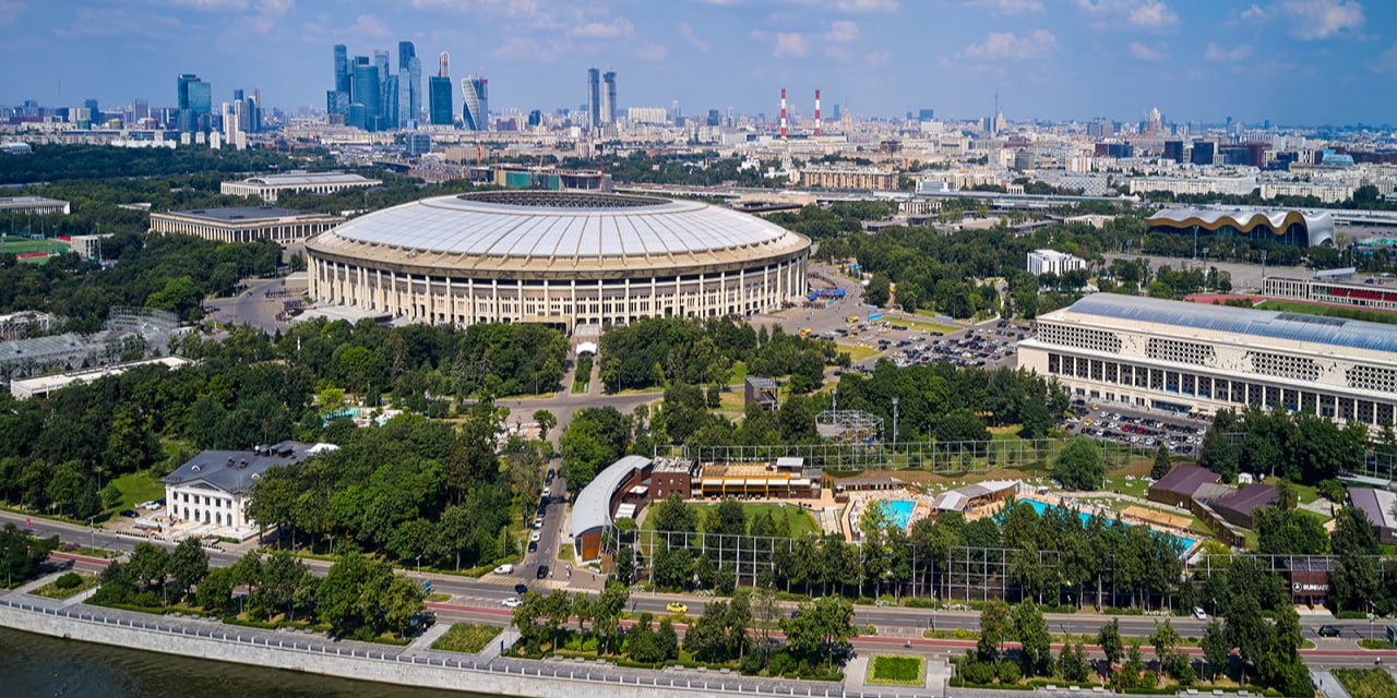 Каток из синтетического льда будет работать на Московском урбанистическом форуме в «Лужниках»