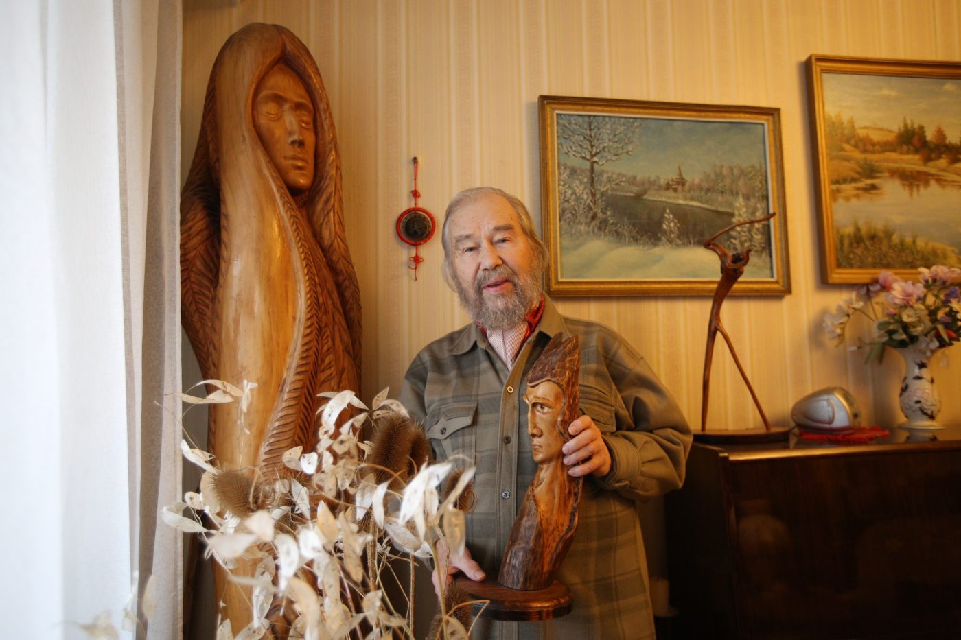 Автор деревянных скульптур, украшавших когда-то Лосиный Остров, живёт на Ярославке