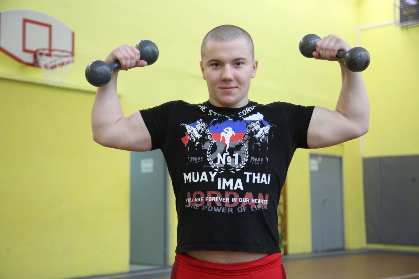 Старшеклассник из Отрадного завоевал кубок мира по пауэрлифтингу