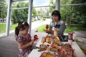 В Алтуфьевском малышей знакомят с народными инструментами
