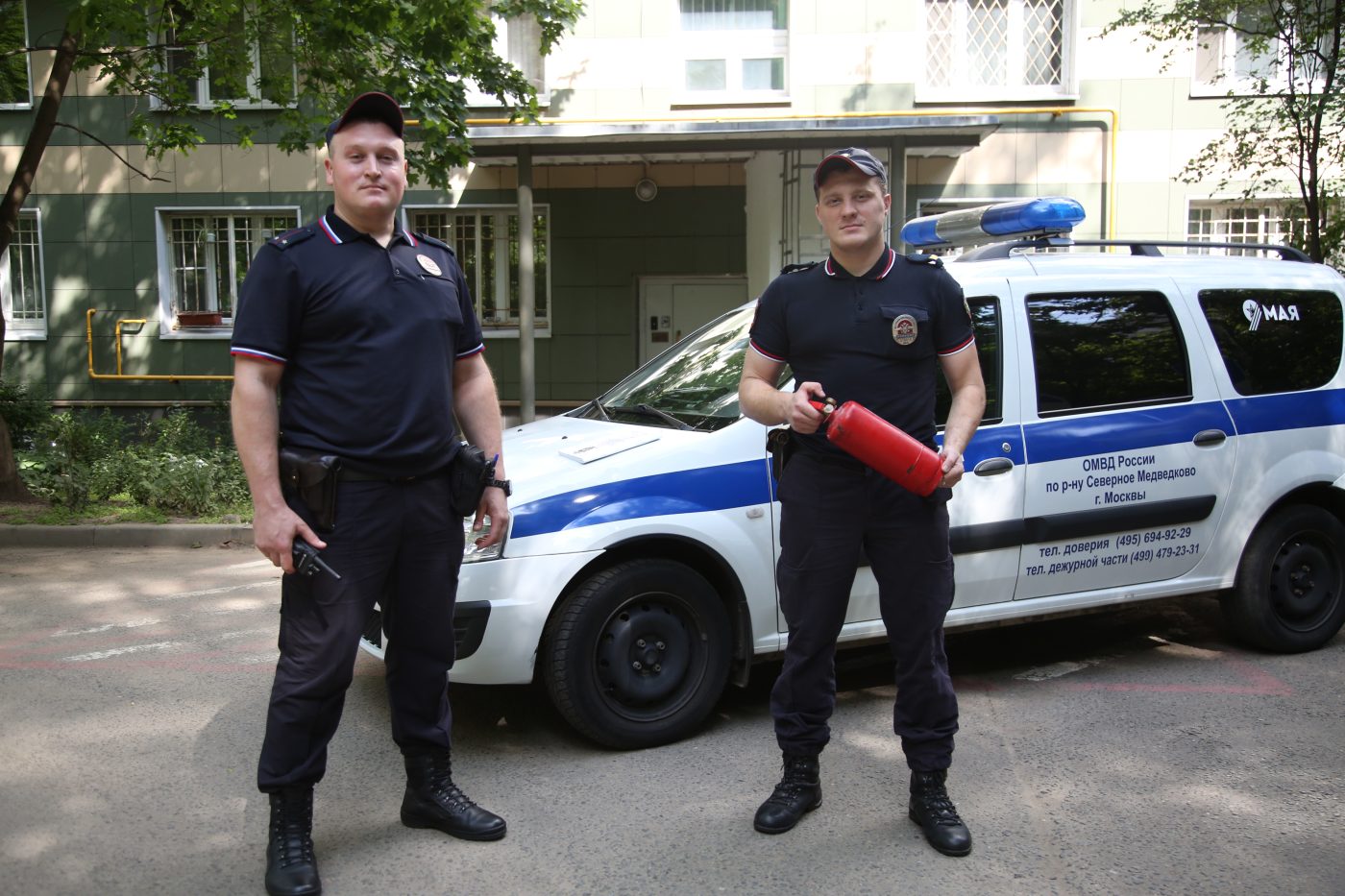 В Северном Медведкове полицейские спасли от огня пенсионерку