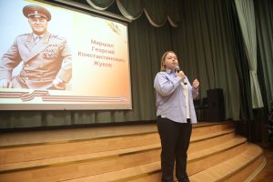 Правнучка Жукова передала личные вещи полководца музею в Отрадном