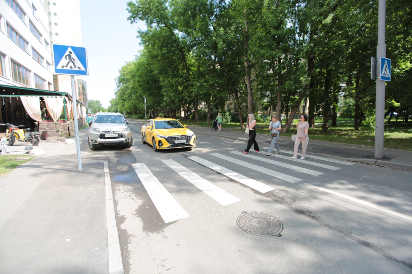 В Алексеевском будет пять новых пешеходных переходов, два уже делают